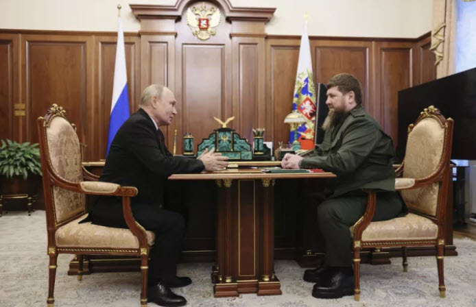 Συνάντηση Πούτιν με Καντίροφ: «Δίνει θετική δυναμική στην Τσετσενία», λέει ο Ρώσος πρόεδρος (βίντεο)