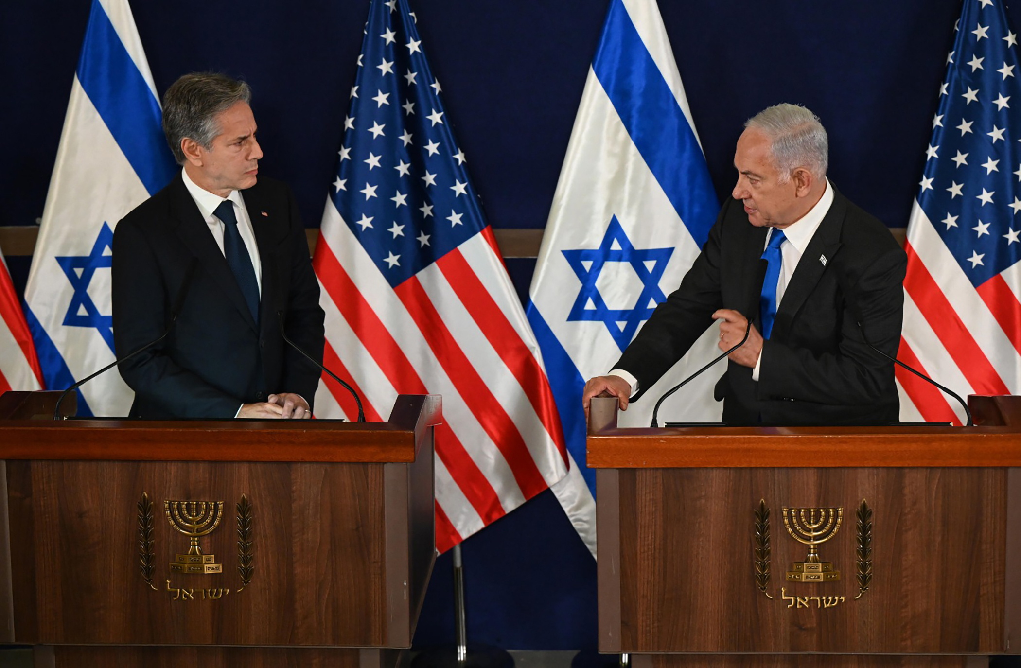 Αντ. Μπλίνκεν: «Οι ΗΠΑ θα βρίσκονται για πάντα στο πλευρό του Ισραήλ» - Οι φωτογραφίες της φρίκης