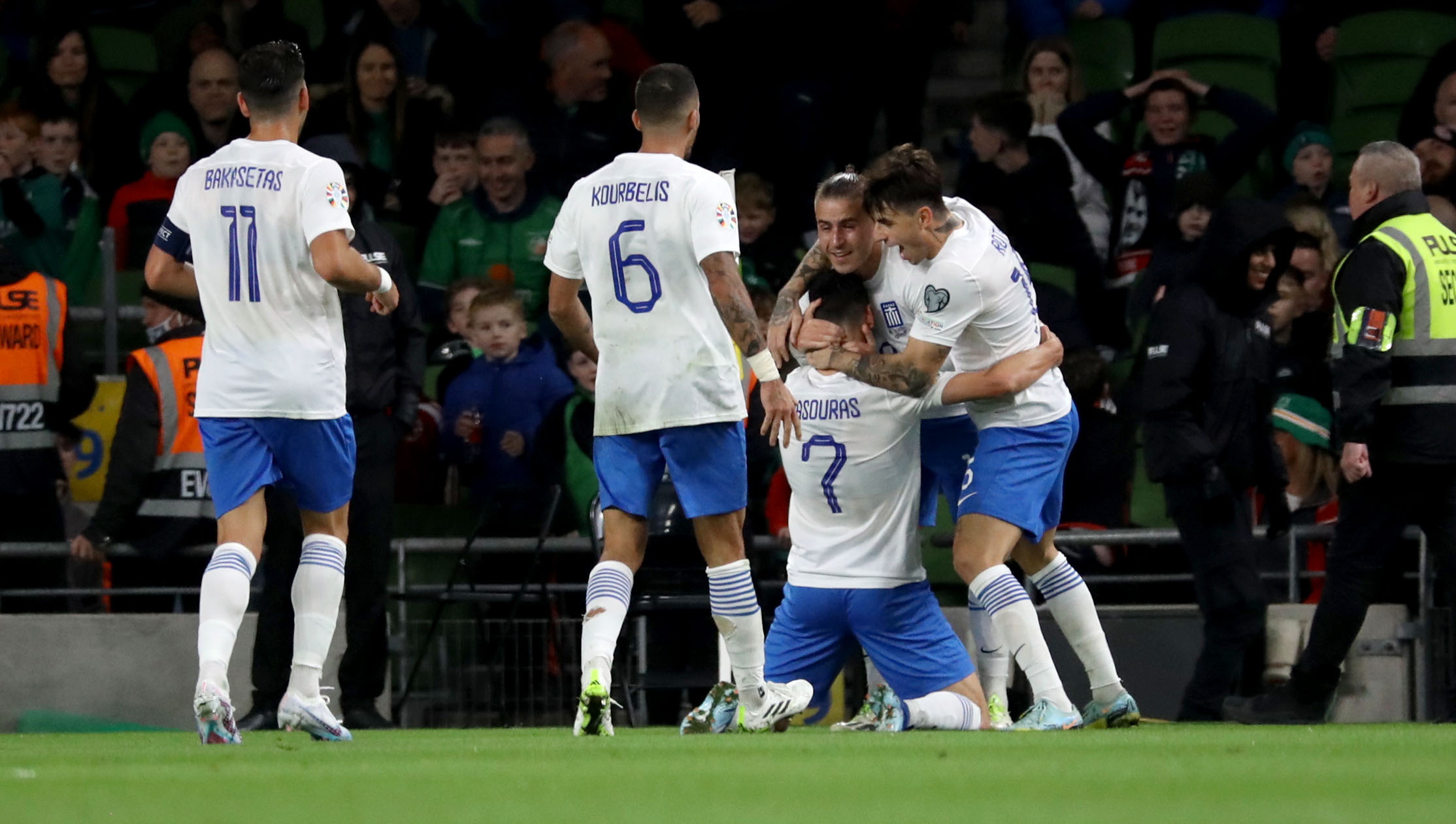 Ιρλανδία - Ελλάδα 0-2: Πέρασε από το Δουβλίνο με πρωταγωνιστές Γιακουμάκη - Μασούρα και πάει για τελικό με Ολλανδία
