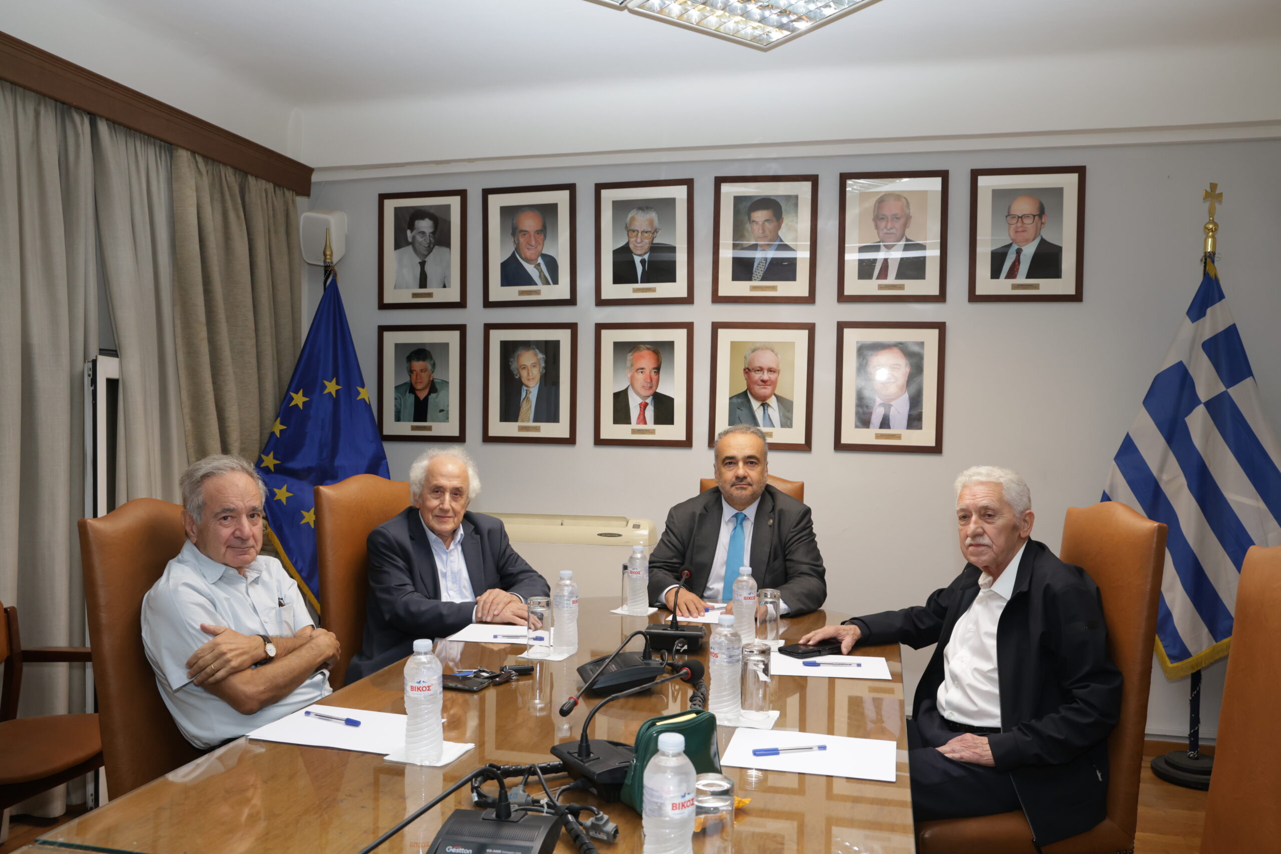 Με τον Δ. Βερβεσό συζήτησαν οι πρώην πρόεδροι του ΔΣΑ για τη λειτουργία των ανεξάρτητων αρχών