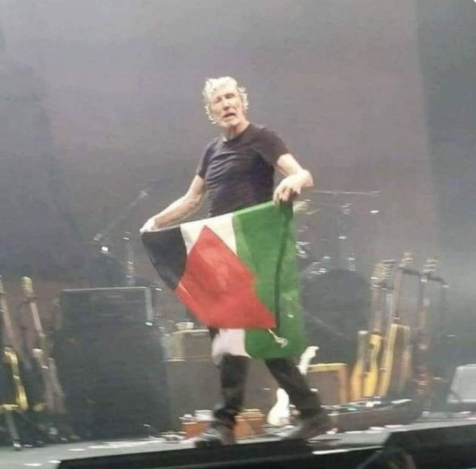 Ρότζερ Γουότερς: Ξεδίπλωσε σημαία της Παλαιστίνης σε συναυλία και προκάλεσε αντιδράσεις