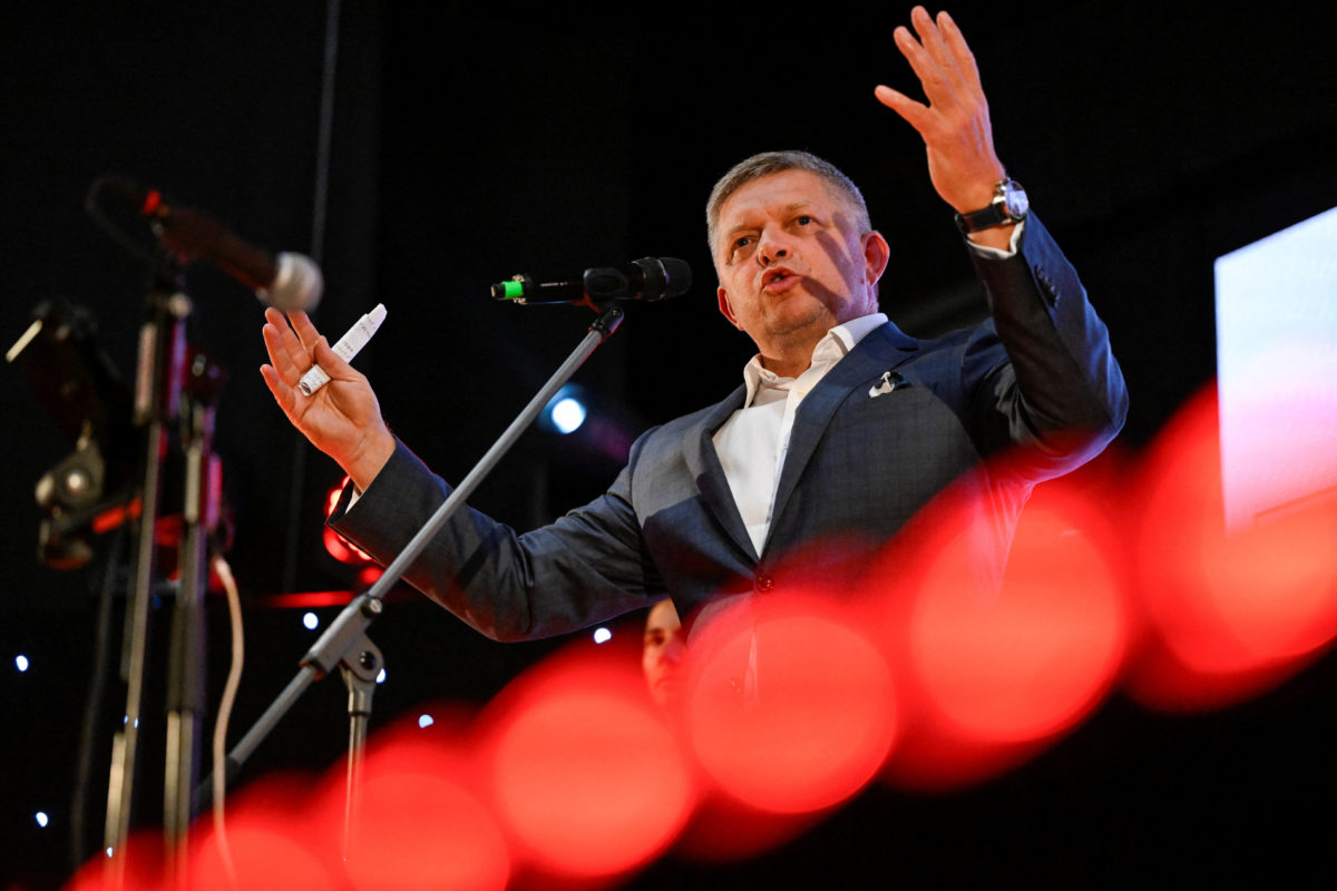 Σλοβακία: Ο λαϊκιστής υποστηρικτής του Πούτιν, Ρόμπερτ Φίτσο, κέρδισε τις εκλογές