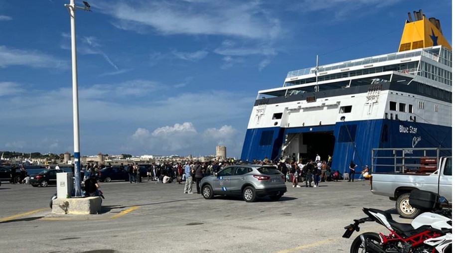 Μία σύλληψη για την παρεμπόδιση απόπλου του Blue Star Χίος από το λιμάνι της Ρόδου