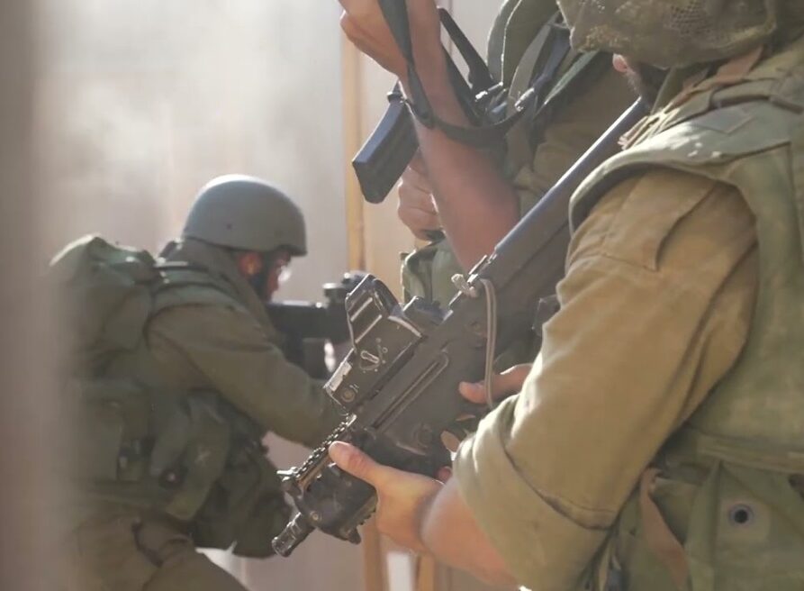 Ισραηλινές χερσαίες δυνάμεις εισέβαλαν στη Γάζα κατά τη διάρκεια της νύχτας
