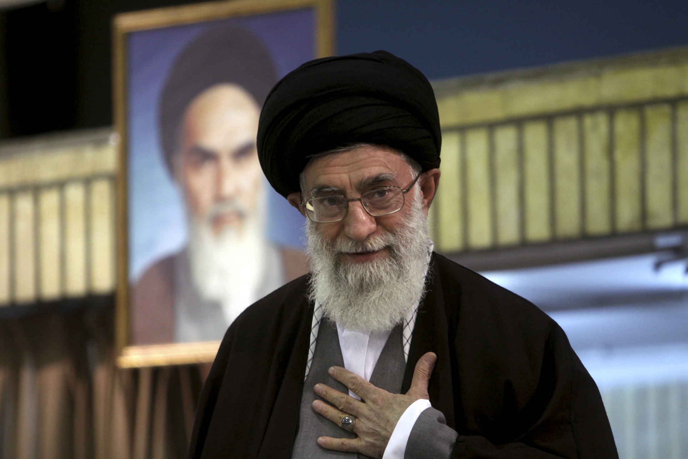 Εγκωμιαστικά σχόλια Χαμενεΐ για την επίθεση του Ιράν στο Ισραήλ: «Η Τεχεράνη κατέδειξε την ισχύ της»
