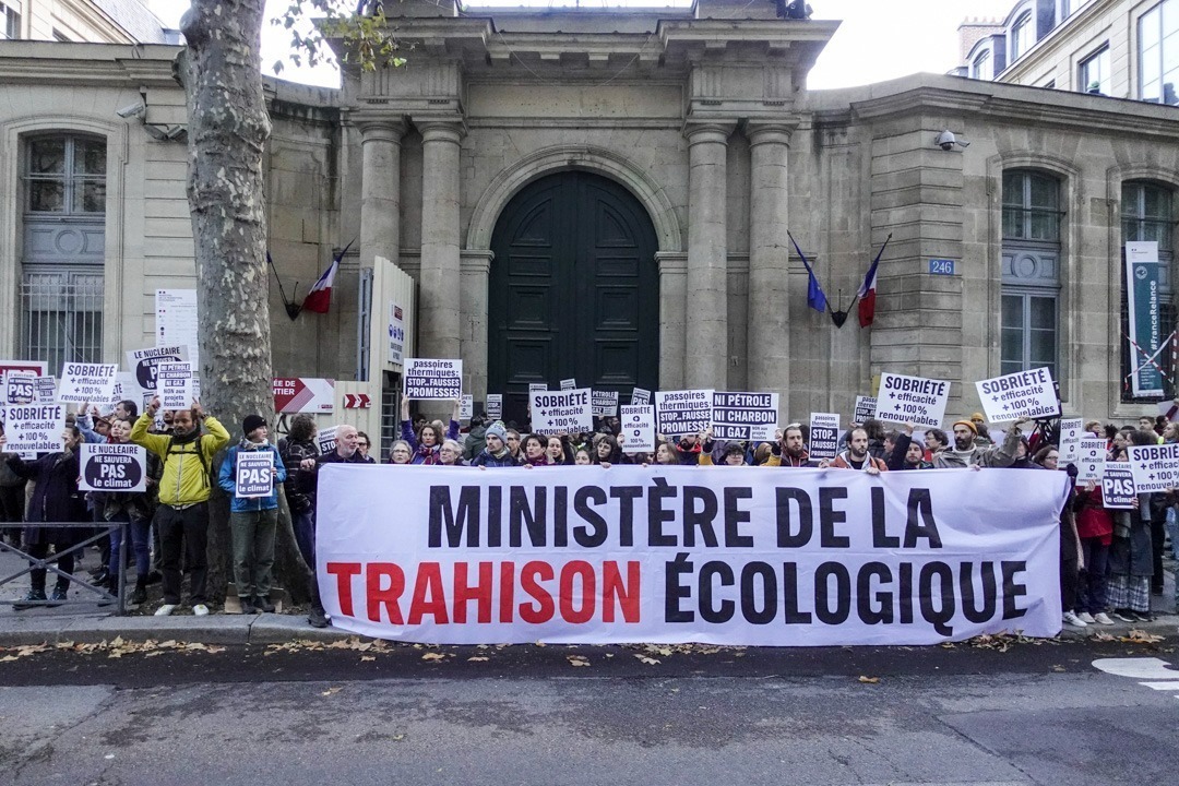 Γαλλία: Ακτιβιστές «σφραγίζουν» υπουργεία καταγγέλλοντας κλιματική απραξία