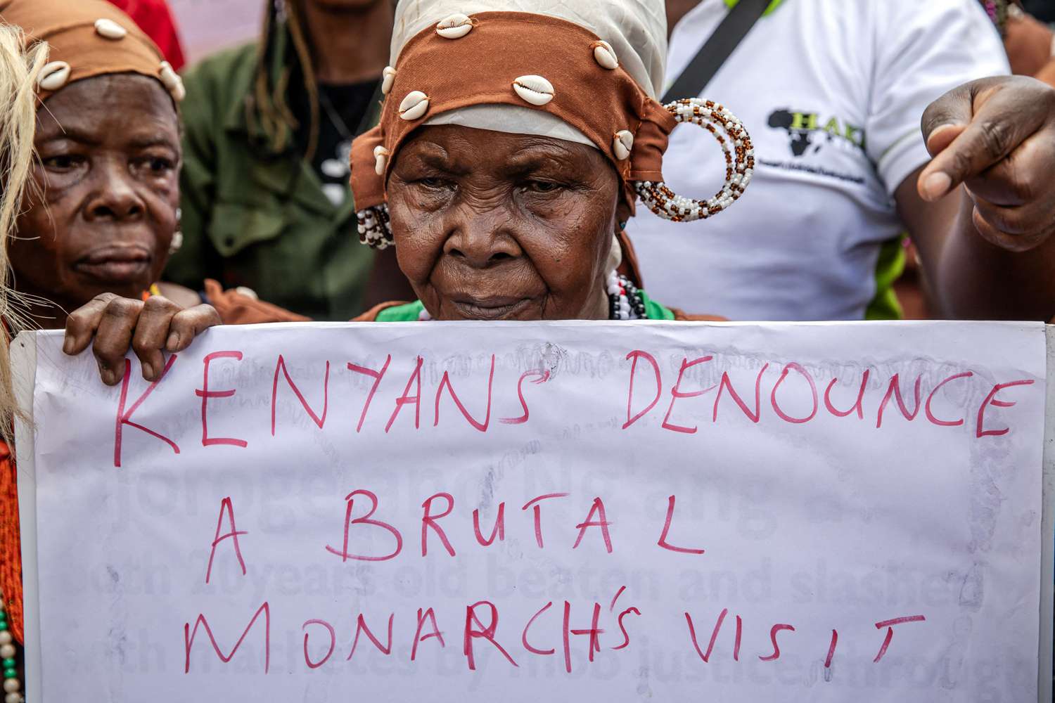 Κένυα: Η Επιτροπή Ανθρωπίνων Δικαιωμάτων καλεί τον βασιλιά Κάρολο να ζητήσει «συγγνώμη» για θηριωδίες της αποικιοκρατίας