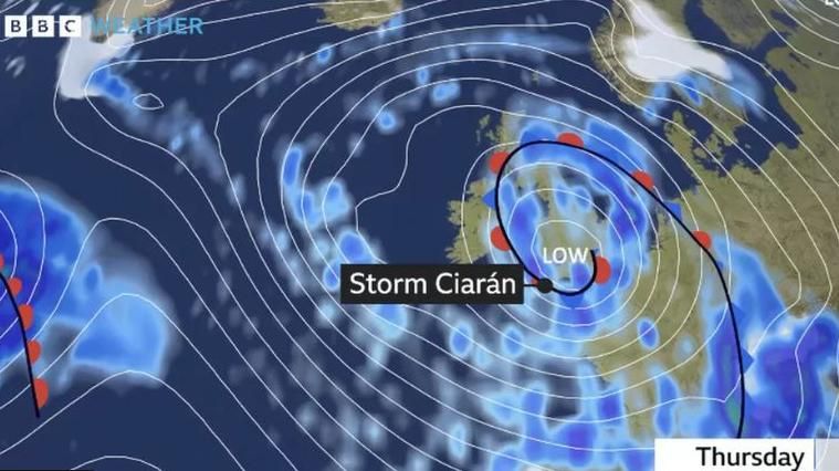 Καταιγίδα Ciaran: Συναγερμός σε Βρετανία και Γαλλία για θυελλώδεις ανέμους και τεράστια κύματα
