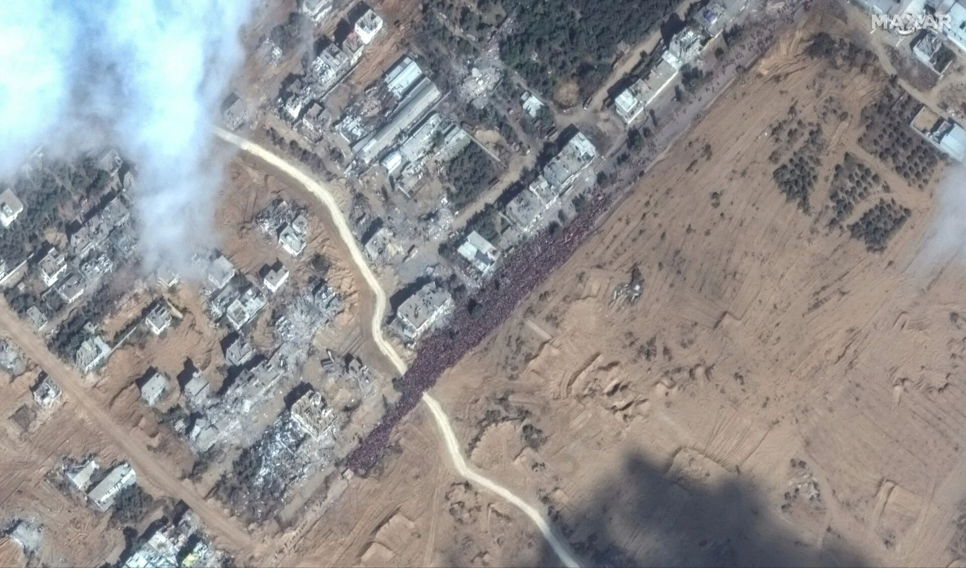 Γάζα: Δορυφορικές εικόνες δείχνουν πλήθη Παλαιστινίων να κινούνται προς το νότο