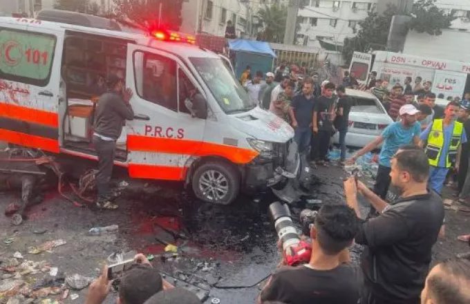 Η Χαμάς υποστηρίζει ότι το Ισραήλ έπληξε κομβόι ασθενοφόρων που μετέφεραν τραυματίες από το νοσοκομείο Αλ Σίφα
