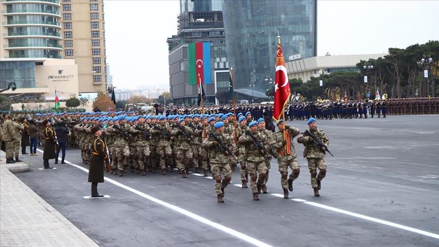 Αζερμπαϊτζάν: Στρατιωτική παρέλαση στην πρωτεύουσα του Ναγκόρνο Καραμπάχ