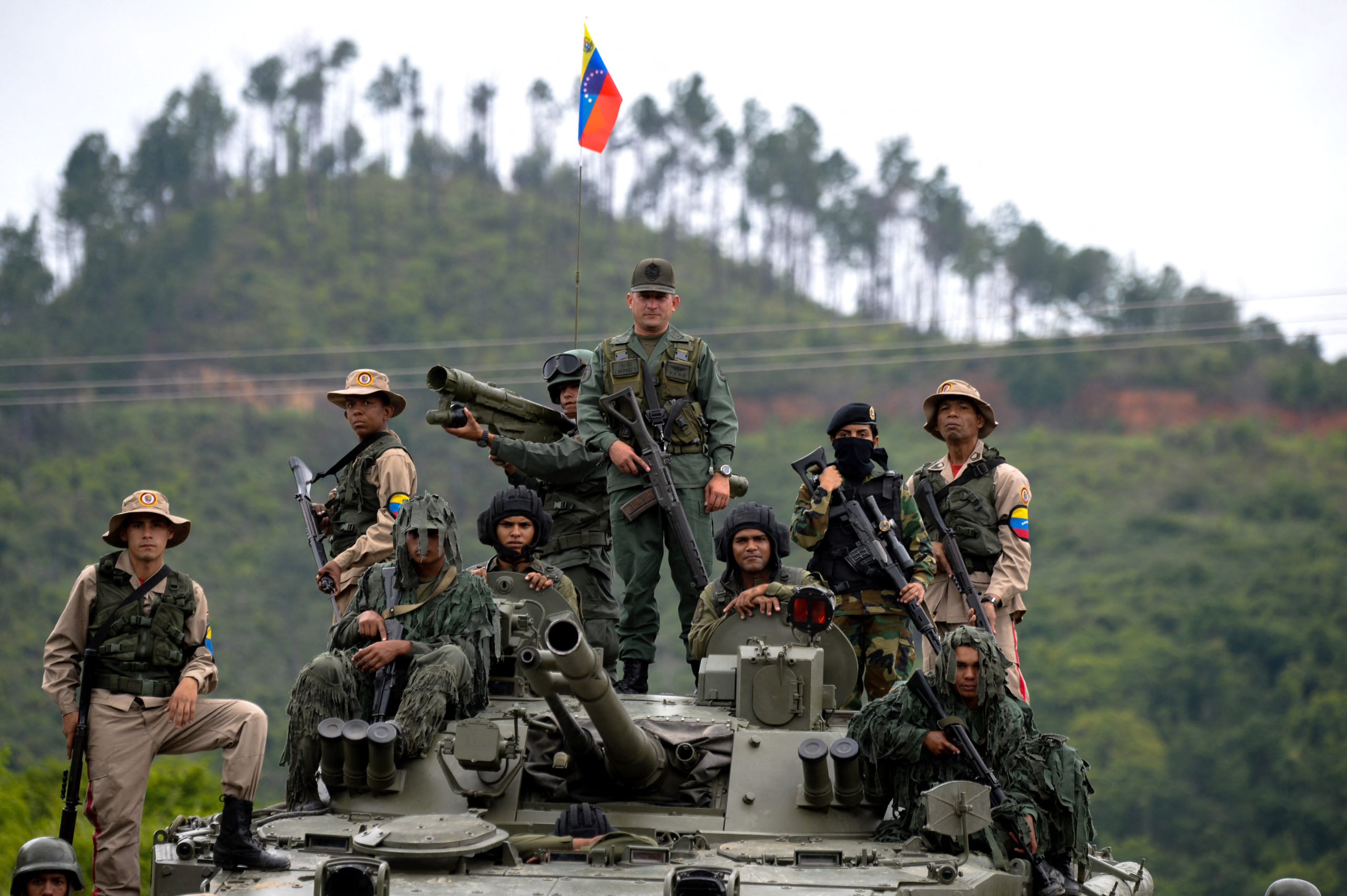 Βενεζουέλα: Αμυντικά στρατιωτικά γυμνάσια σε απάντηση για βρετανικό πολεμικό πλοίο στην περιοχή της Γουιάνας