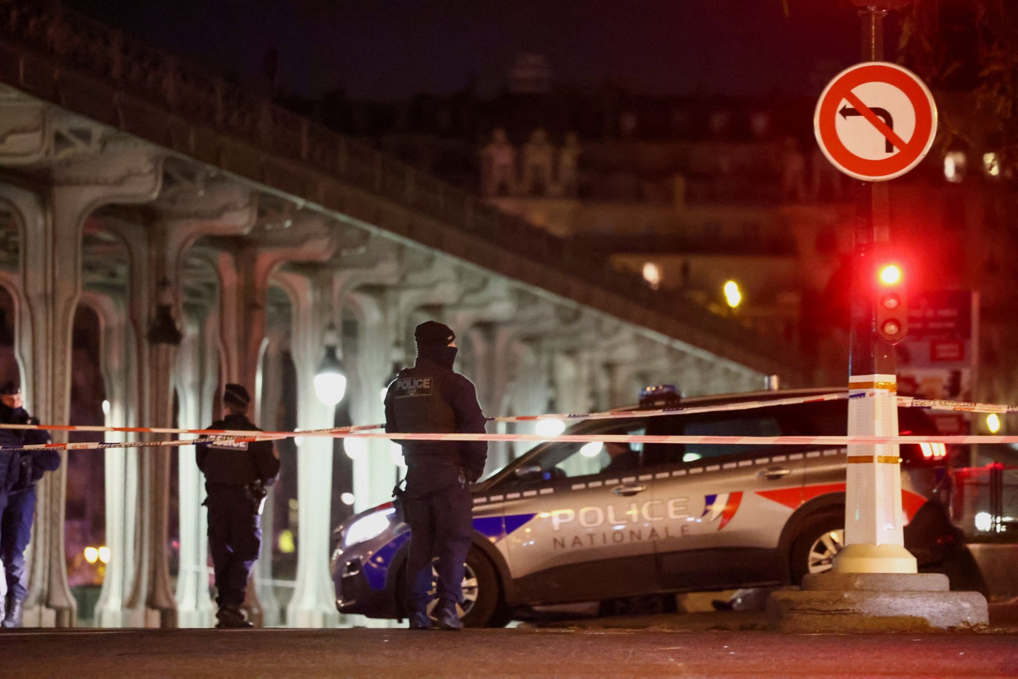 Επίθεση εξτρεμιστή μουσουλμάνου στο Παρίσι. Νεκρός Γερμανός τουρίστας