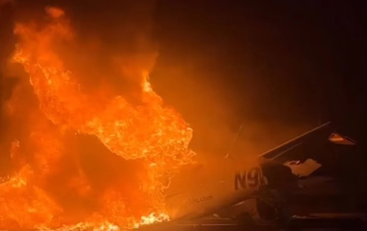 Τρομακτικό βίντεο: Αεροπλάνο τυλίχθηκε στις φλόγες