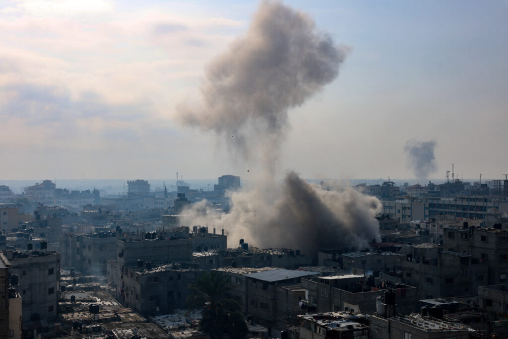 Πυρά από αέρα, ξηρά και θάλασσα δέχεται η Γάζα – ΟΗΕ και Π.Ο.Υ. καλούν σε εγκράτεια