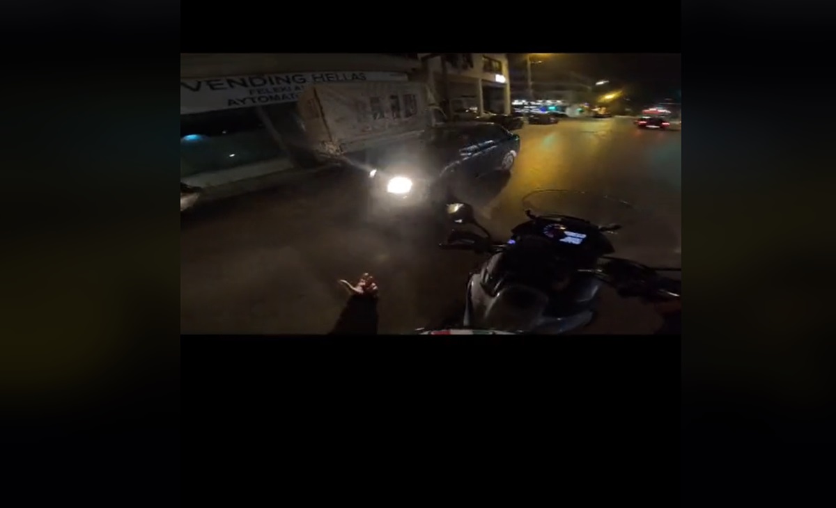 Απίστευτο περιστατικό στη Θεσσαλονίκη: Ασυνείδητος οδηγός μπήκε ανάποδα στη Βασιλίσσης Όλγας (βίντεο)