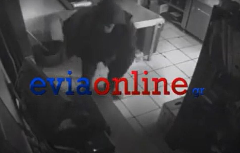Χαλκίδα: Κλέφτης μπήκε τα ξημερώματα σε μεζεδοπωλείο και "τσίμπησε" ...260 € (βίντεο)