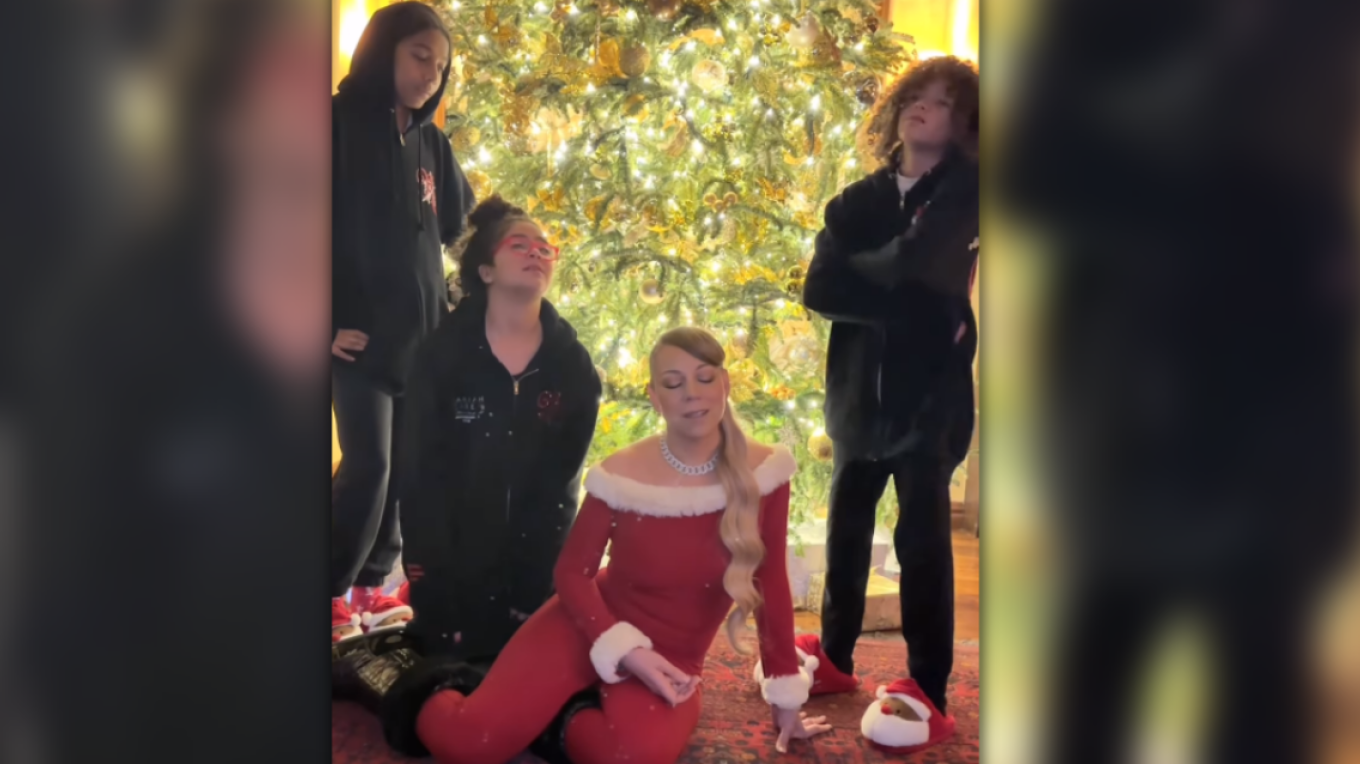 Μαράια Κάρεϊ: Τα παιδιά της την παρακαλάνε να μην πει το χριστουγεννιάτικο τραγούδι της - «Μαμά φτάνει πια»