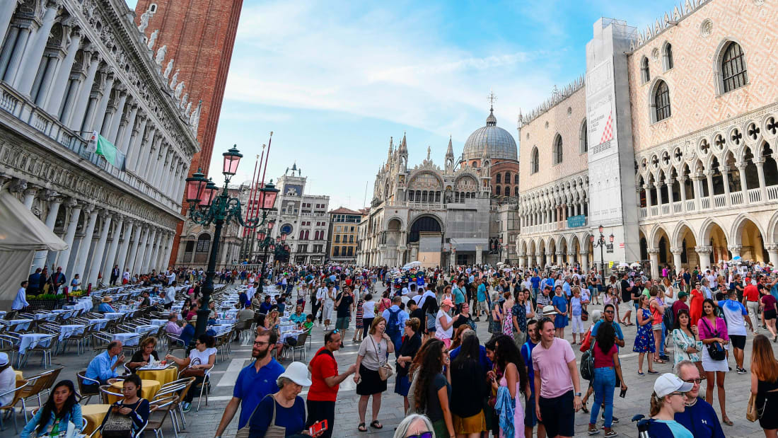 Μέτρα για τον... υπερτουρισμό στη Βενετία: Τέλος τα γκρουπ άνω των 25 ατόμων και οι ντουντούκες