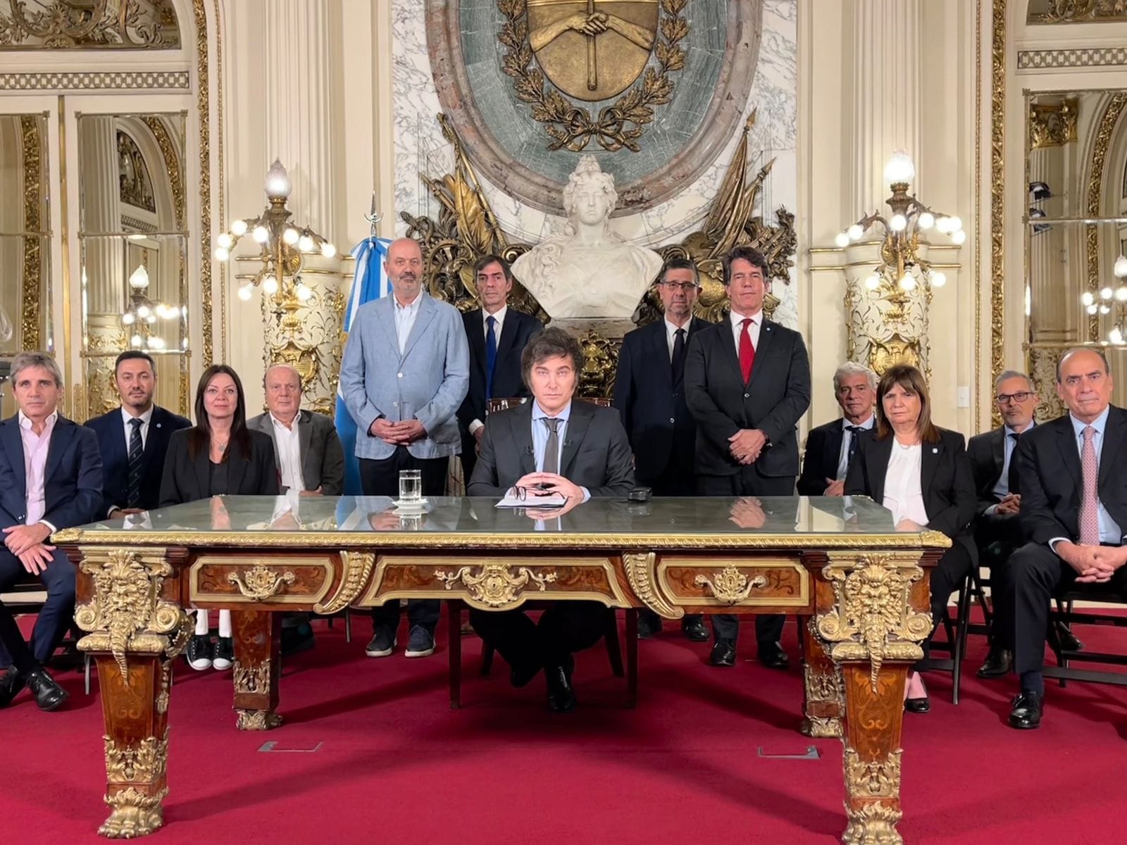 Αργεντινή: Αναδιάρθρωση της οικονομίας με 300 διατάγματα ανακοίνωσε ο Χ. Μιλέι