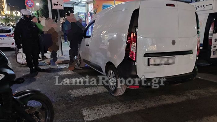 Λαμία: «Νταής» οδηγός έριξε κουτουλιά σε δημοτικό αστυνομικό στο κέντρο της πόλης