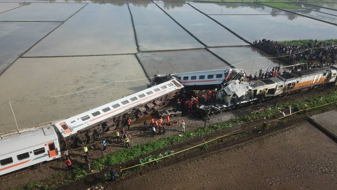 Ινδονησία: Σύγκρουση τρένων στην Ιάβα - Τρεις νεκροί