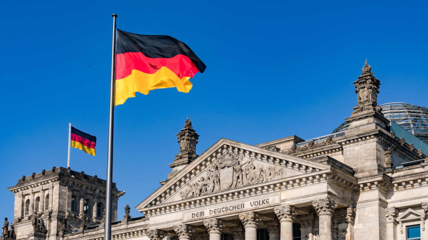 DW: "Είναι πιθανό στη Γερμανία να εκλεγεί «φασίστας» πρωθυπουργός"