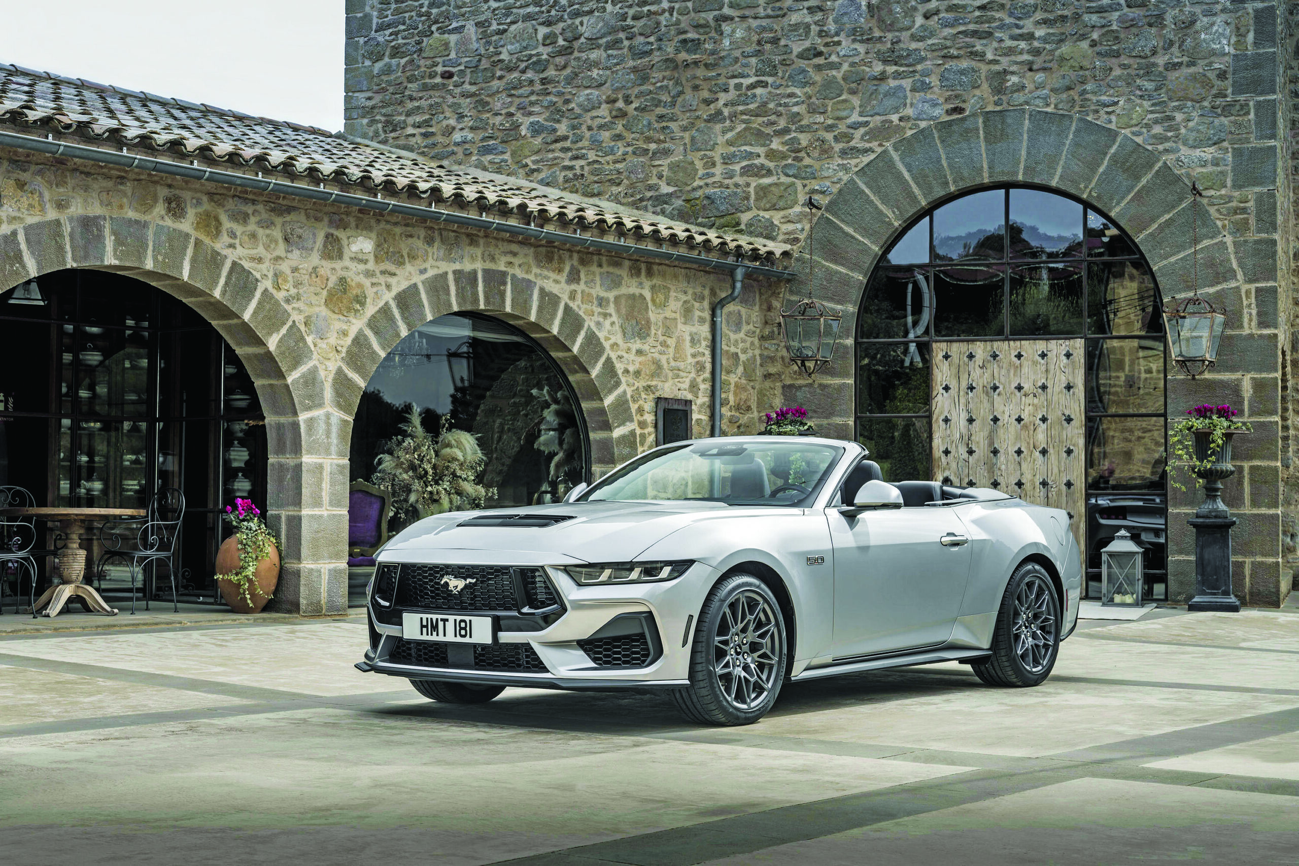 Η νέα Ford Mustang έρχεται στη χώρα μας - Στις εκδόσεις coupe και convertible