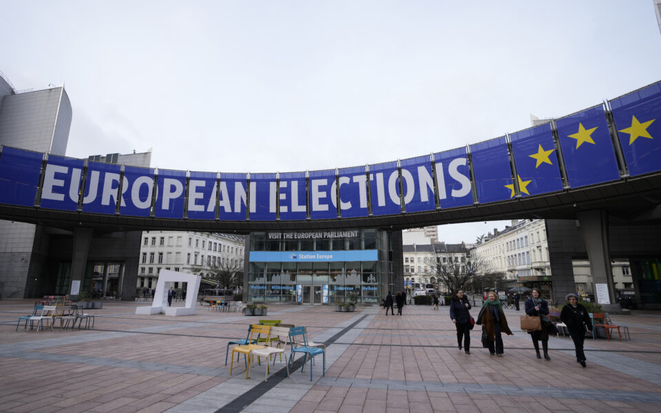 Απαγορεύεται η χορηγία πολιτικών διαφημίσεων από χώρες εκτός ΕΕ πριν από εκλογές