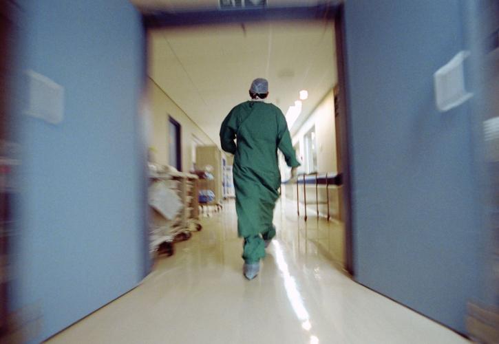 Νοσοκομεία: Στάση εργασίας σήμερα και συγκέντρωση της ΠΟΕΔΗΝ στη Σταδίου
