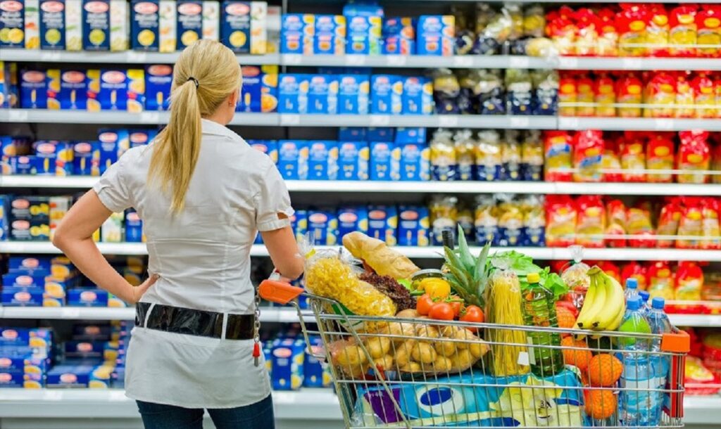 Σουπερμάρκετ: Πότε θα δούμε αποκλιμάκωση των τιμών στα βασικά είδη διατροφής
