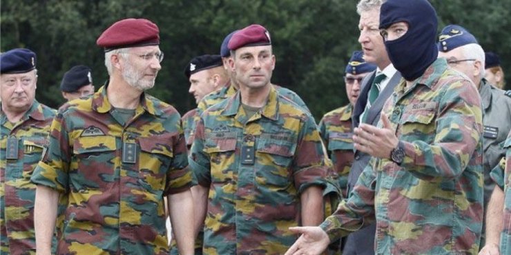 Σκάνδαλο με επιθέσεις, απειλές και εκβιασμούς στο βελγικό στρατό