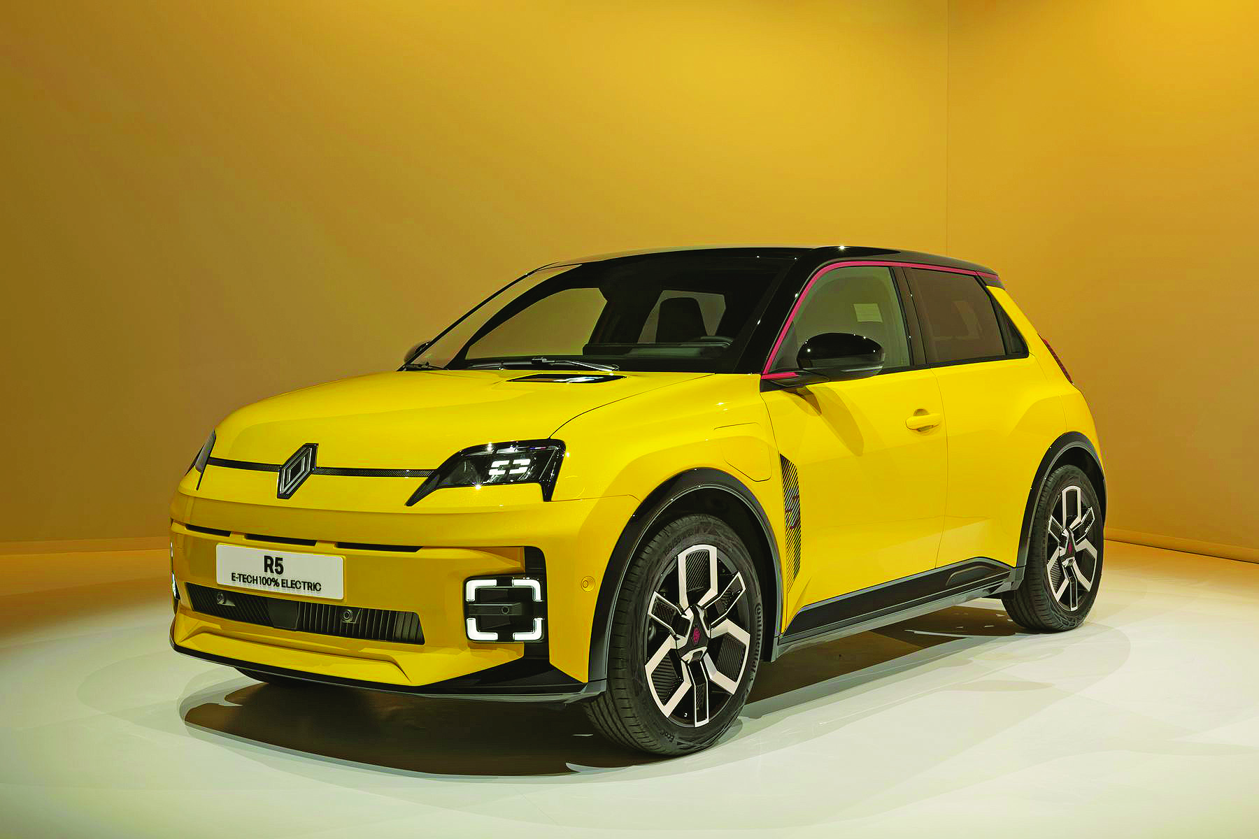 Renault 5 E-Tech: Ηλεκτρικό pop είδωλο!