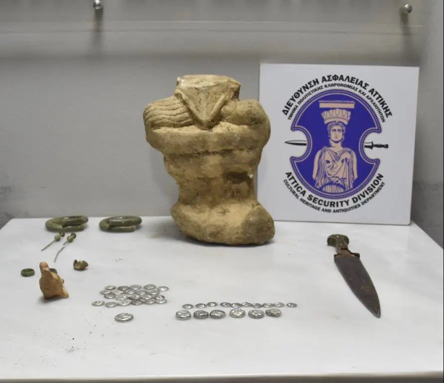 ΕΛΑΣ: Απετράπη αγοραπωλησία αρχαίων νομισμάτων ανυπολόγιστης αξίας και αντικειμένων στην Εύβοια - Συνελήφθη 44χρονος