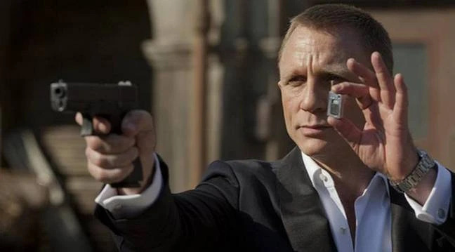 Διευθυντής της MI6 ισχυρίζεται ότι η κατασκοπική δουλειά του είναι πιο συναρπαστική από εκείνη του 007