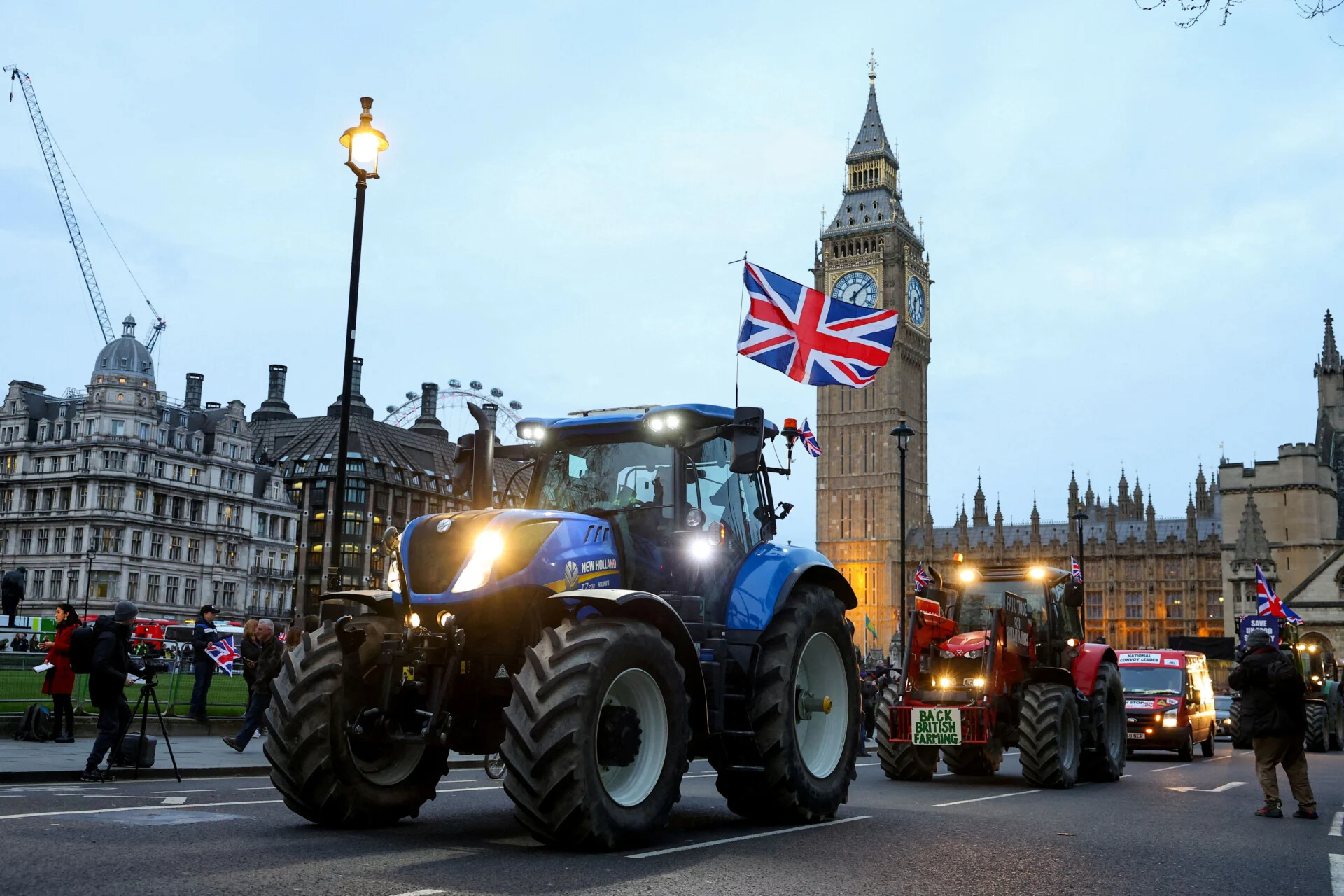 Με τα τρακτέρ μπροστά στη Βουλή οι Βρετανοί αγρότες; «Το Brexit είναι μία καταστροφή»