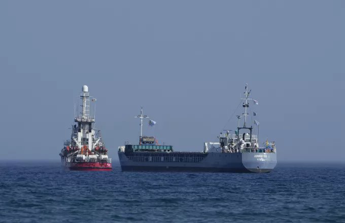 Κύπρος: Αναχώρησε από το λιμάνι της Λάρνακας το δεύτερο πλοίο με ανθρωπιστική βοήθεια για τη Γάζα