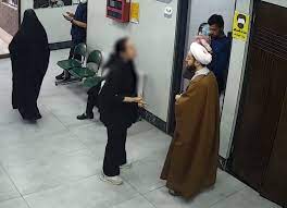 Viral το Βίντεο με μια γυναίκα στο Ιράν να διαπληκτίζεται με έναν κληρικό που τη φωτογράφισε επειδή δεν φορούσε μαντίλα