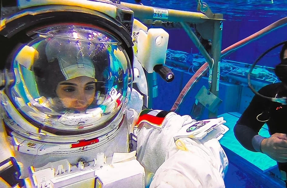 NASA: Η αστροναύτης από τα Εμιράτα που θα φορά διαστημικό χιτζάμπ