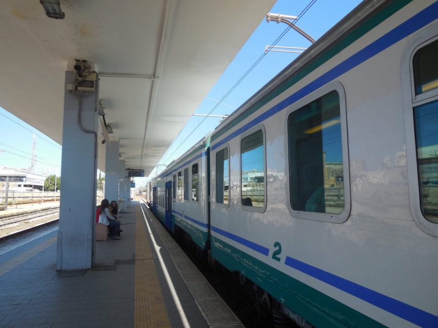 Ιταλία: Απειλή για 2 βιολογικές βόμβες σε σιδηροδρομικό σταθμό της Απουλίας