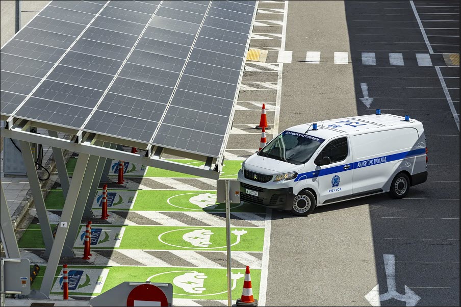 Η Ελληνική Αστυνομία απέκτησε το πρώτο ηλεκτρικό περιπολικό αυτοκινητοδρόμων, δωρεά της «Νέας Οδού»