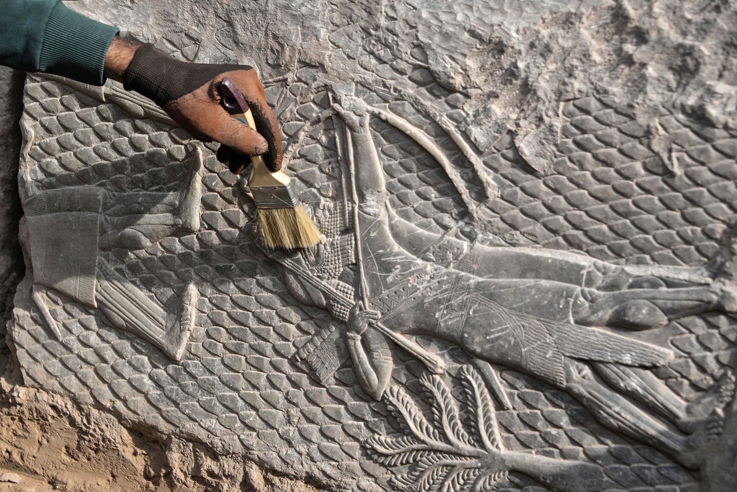 Ιράκ: Στο φως αρχαιολογικοί θησαυροί που θάφτηκαν στα ερείπια που άφησε το Ισλαμικό Κράτος