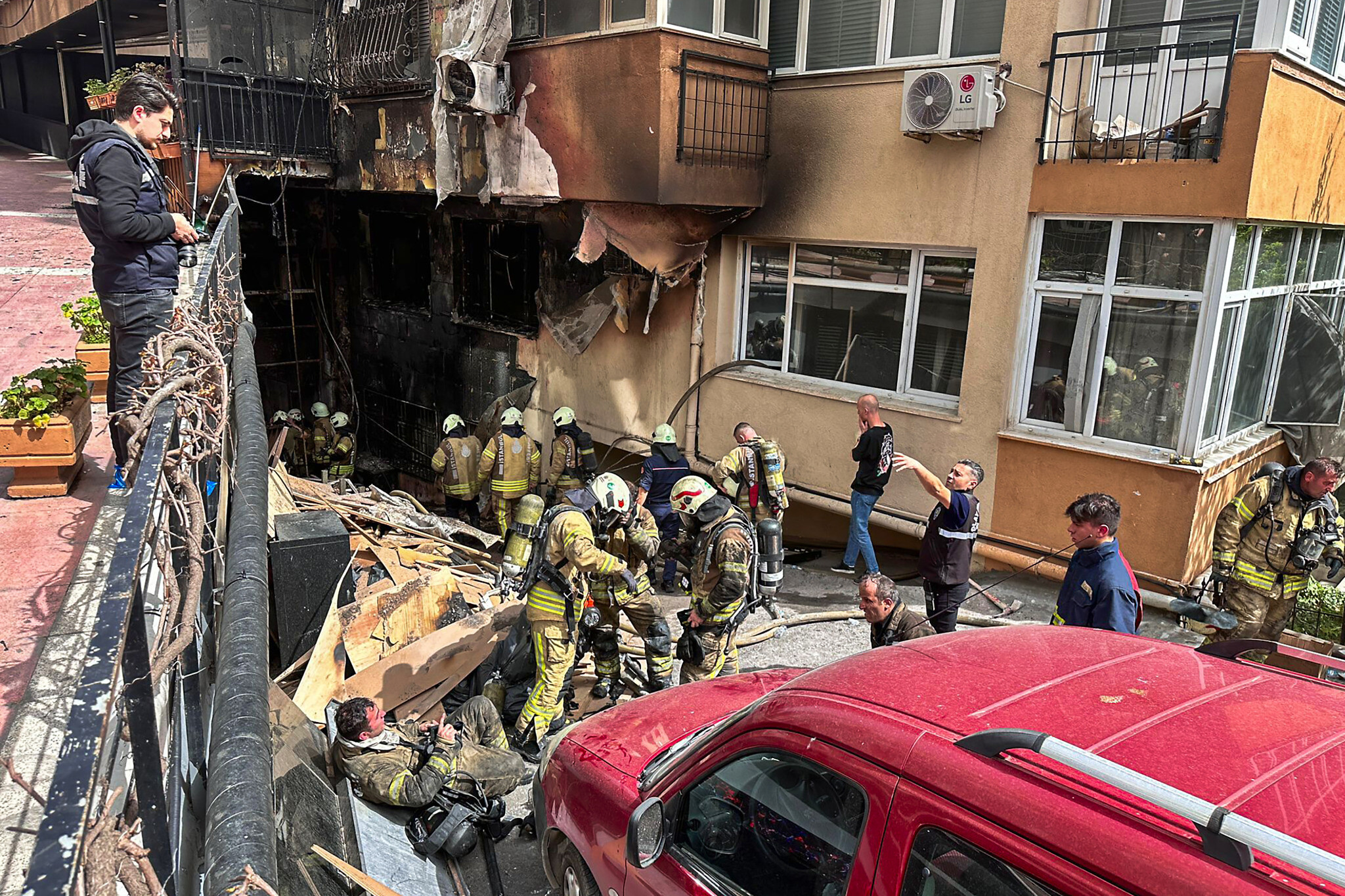 Κωνσταντινούπολη: Έξι συλλήψεις για τους 29 νεκρούς από τη φωτιά σε νυχτερινό κέντρο