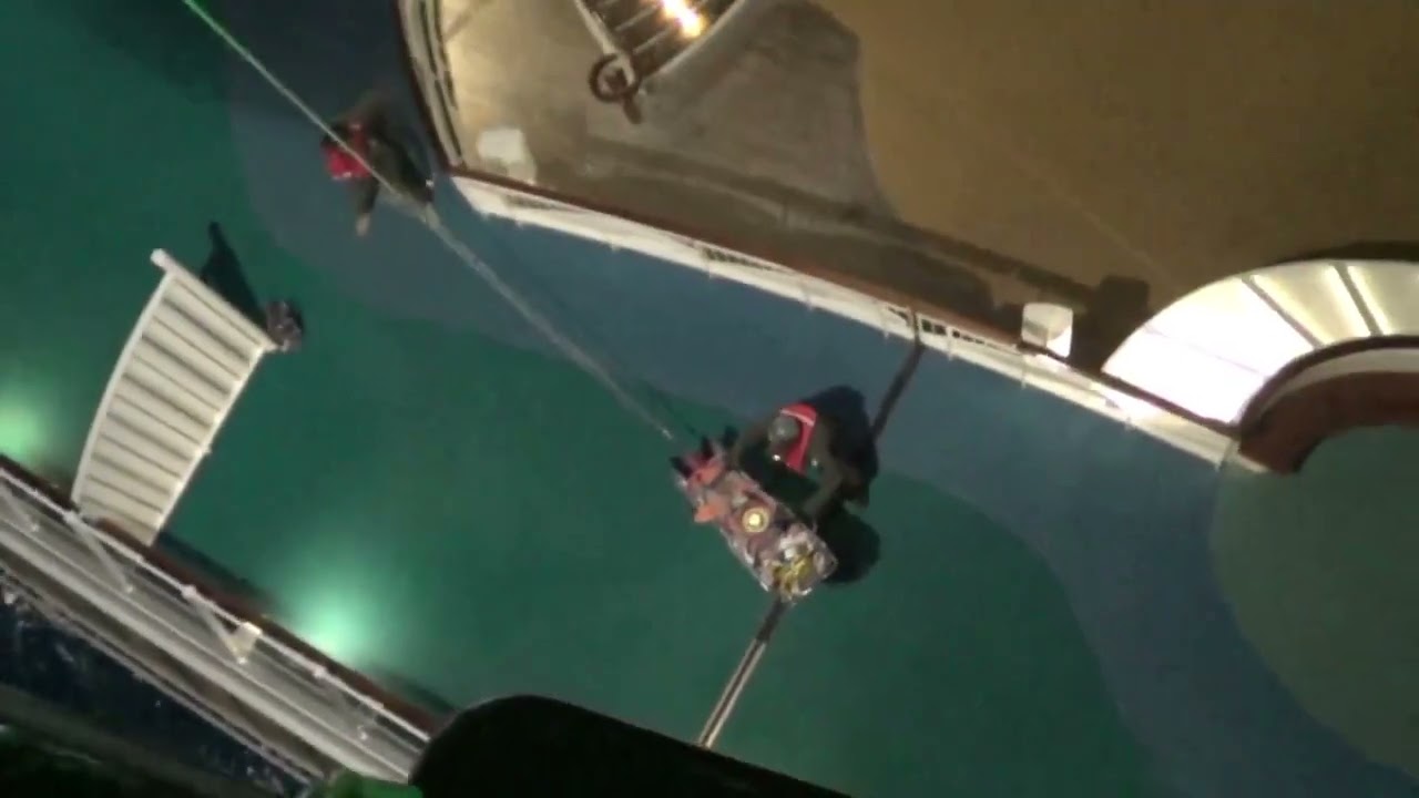 Βίντεο από νυχτερινή επιχείρηση με Super Puma σε κρουαζιερόπλοιο - Μετέφερε τραυματισμένο μέλος πληρώματος