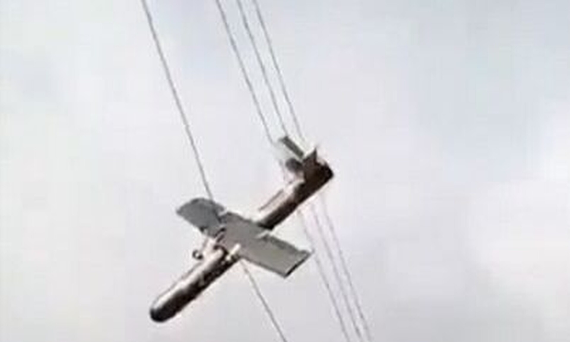 Ανεπιβεβαίωτη φώτο με Ιρανικό drone που σύμφωνα το tweet είχε στόχο το Ισραήλ άλλα... έμπλεξε στο δρόμο