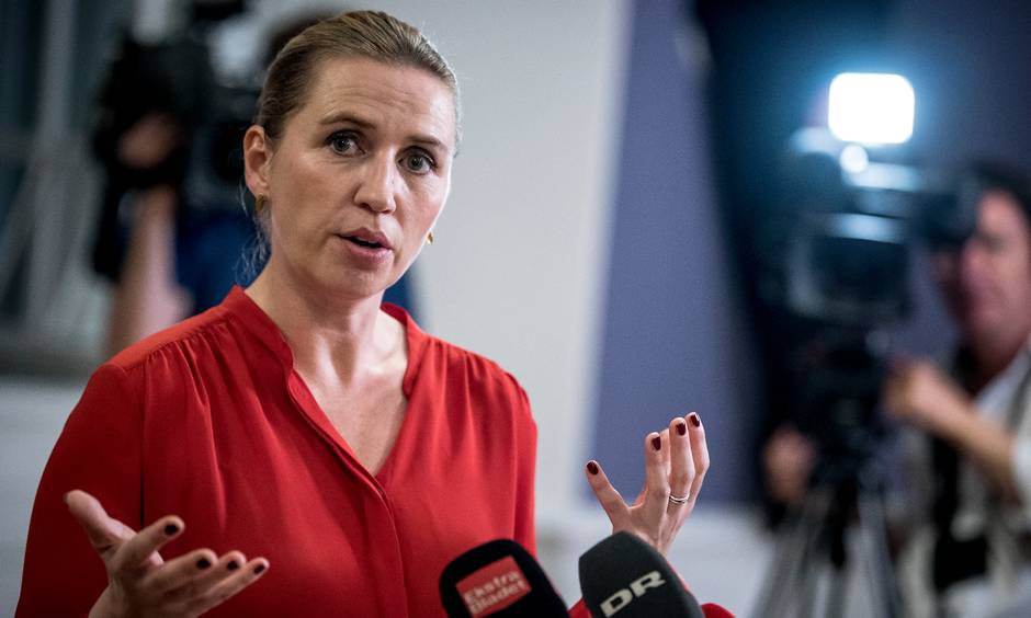 Η Δανή πρωθυπουργός δημοσιοποίησε προσβλητικά και απειλητικά μηνύματα που πήρε στα social media της