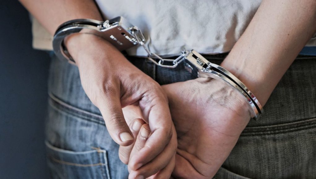 EΛ.ΑΣ.: Συνελήφθη 25χρονος αλλοδαπός στο Ελ. Βενιζέλος που επιχείρησε να εισάγει στη χώρα ποσότητα υγρής κοκαΐνης