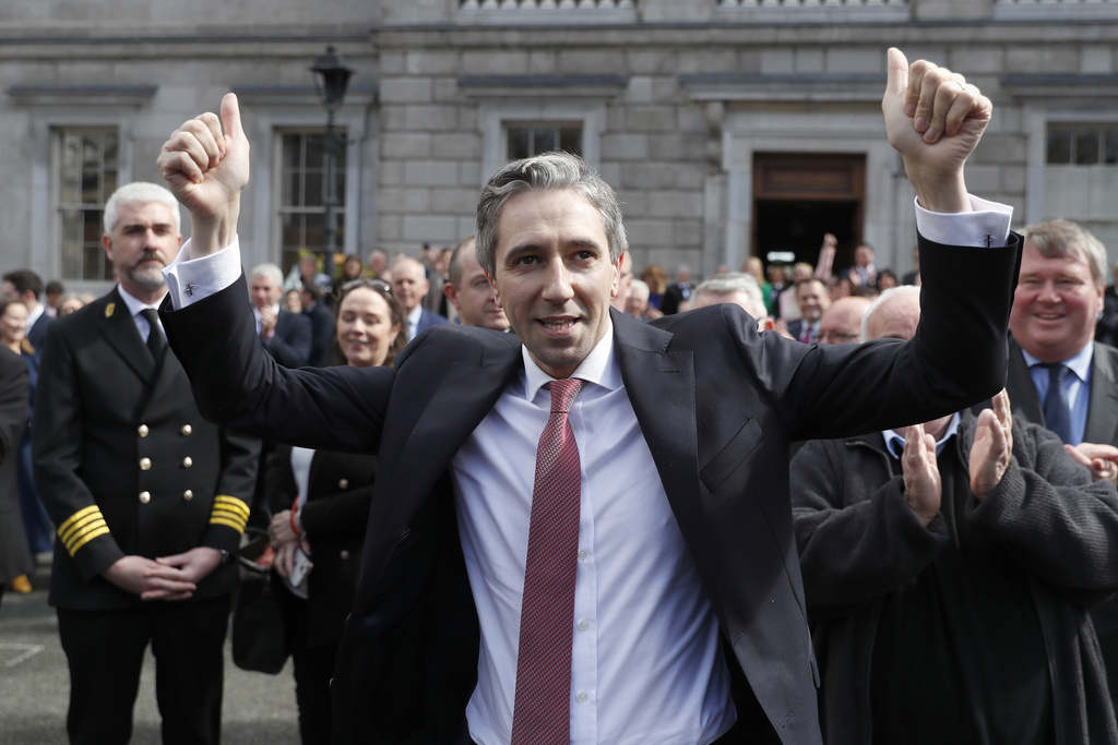 Ο 37χρονος Σάιμον Χάρις είναι ο νέος πρωθυπουργός της Ιρλανδίας και ο  νεότερος στην ιστορία της χώρας