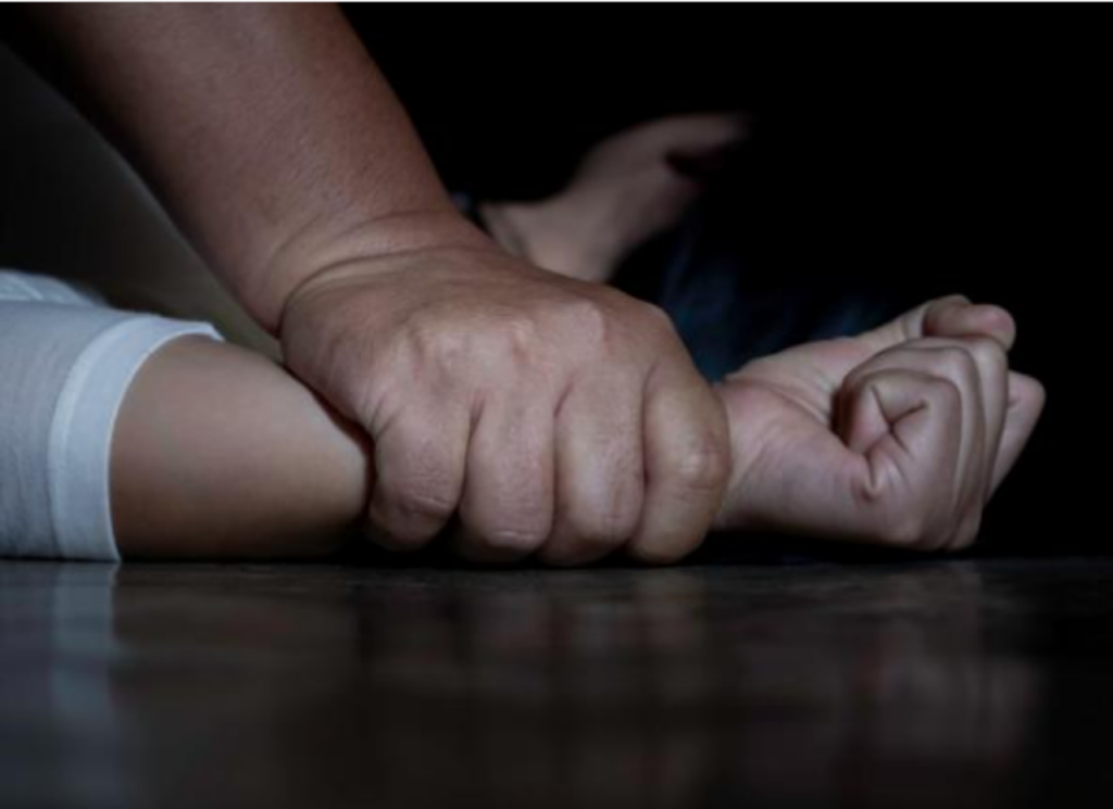 Ηράκλειο: νονός βίαζε το βαφτιστήρι του επί 3 χρόνια