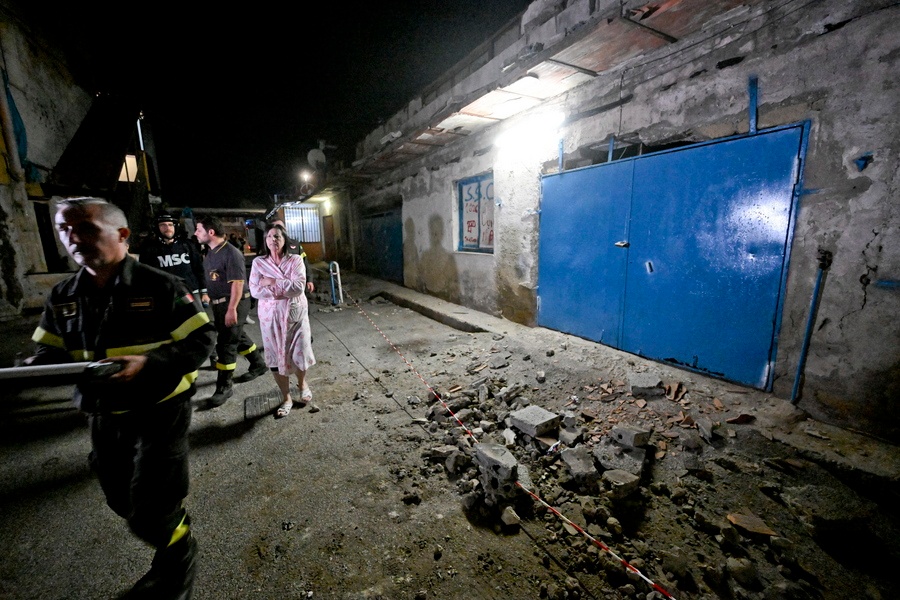 Ανησυχία στην Ιταλία για το «υπερηφαίστειο» στα Φλεγραία Πεδία- Εκκενώθηκαν σπίτια στο Ποτσουόλι